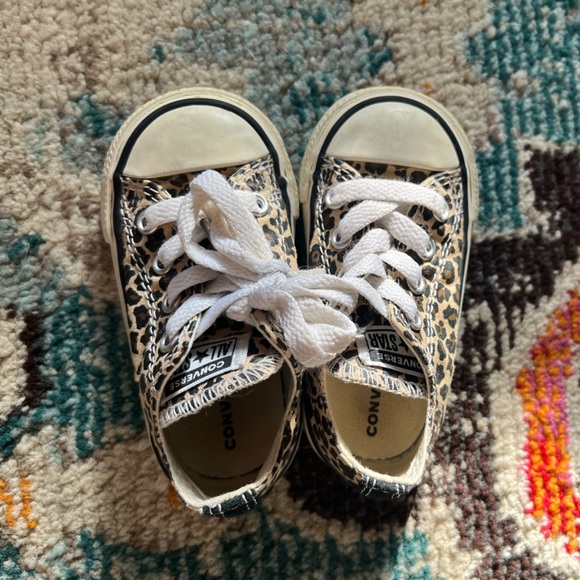 Toddler Cheetah Converse Size 5! EUC - Picture 2 of 5